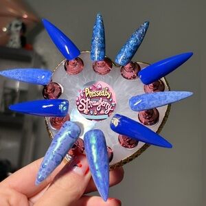 Deep blue ocean nails